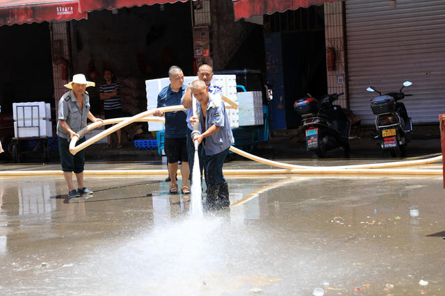 清淤  灾后  洪水  恢复生产