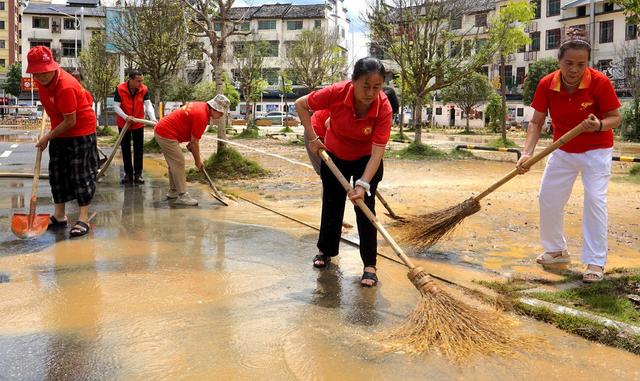 格美过后，红马甲闪烁在东江湖

 
