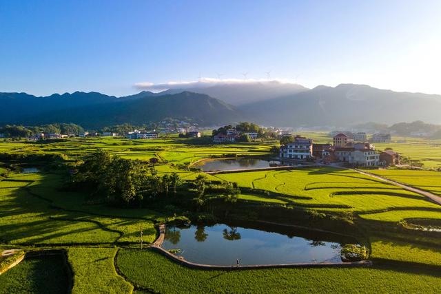 生态  环境  绿水青山 基础设施  乡村  田园