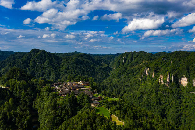 十八洞村  乡村  生态  苗族  