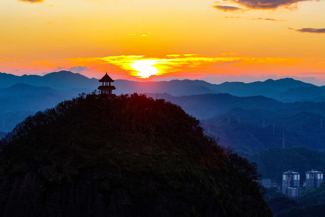 秀峰 山城 霞光 夕阳 独岩公园