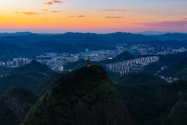 秀峰 山城 霞光 夕阳 独岩公园
