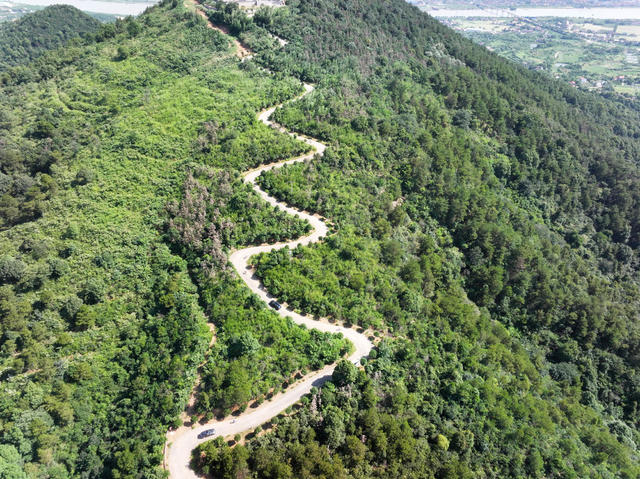 山区  山民  交通建设  文化旅游  农产品出山  增收致富