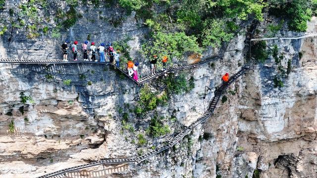 张家界 大峡谷 绝壁攀登 