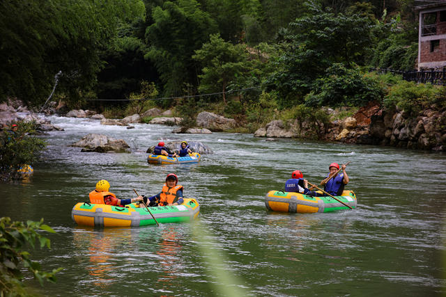 漂流 生态 消暑 清凉 青山绿水 龙底生态漂流景区