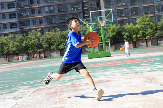 湖南邵东  暑假  运动  足球  篮球  兴趣班  小朋友