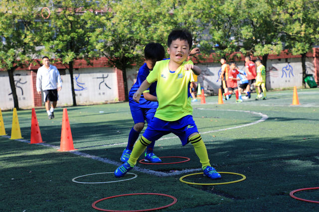 湖南邵东  暑假  运动  足球  篮球  兴趣班  小朋友