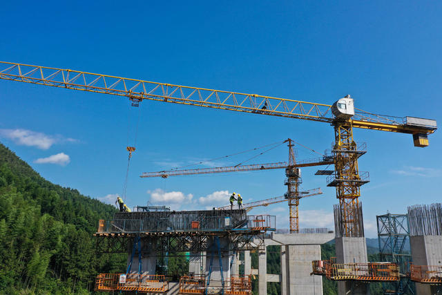 G59高速 新新高速 错时施工 高温 建设现场 工人
