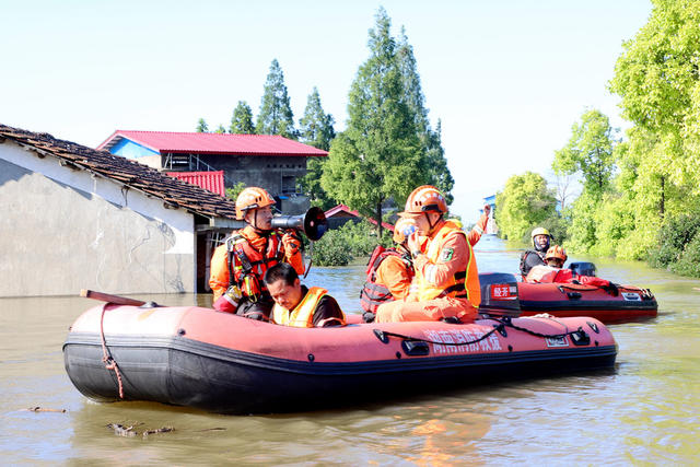 洞庭湖决堤 团洲乡团北村 转移群众 华容洪水 岳阳洪水