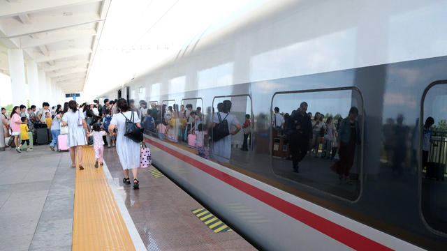 暑期，高铁，出行热度高涨