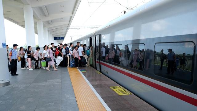 暑期，高铁，出行热度高涨