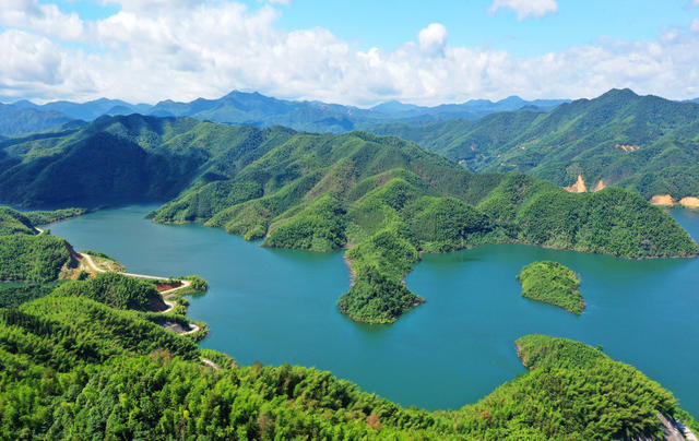 湖南蓝山：青山绿水生态美
