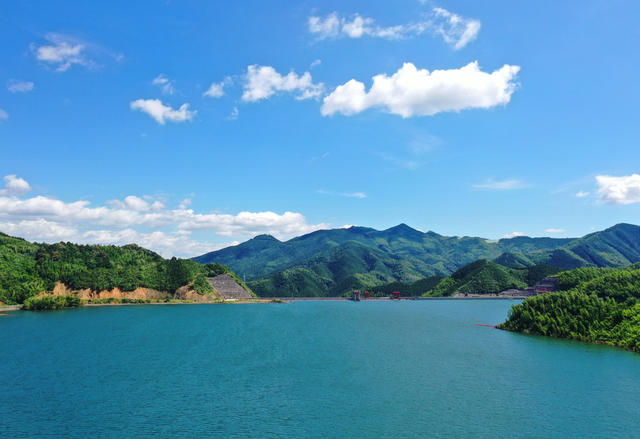 湖南蓝山：青山绿水生态美