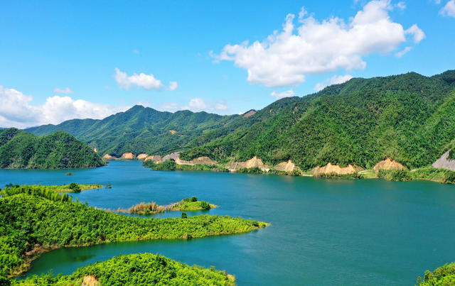 湖南蓝山：青山绿水生态美