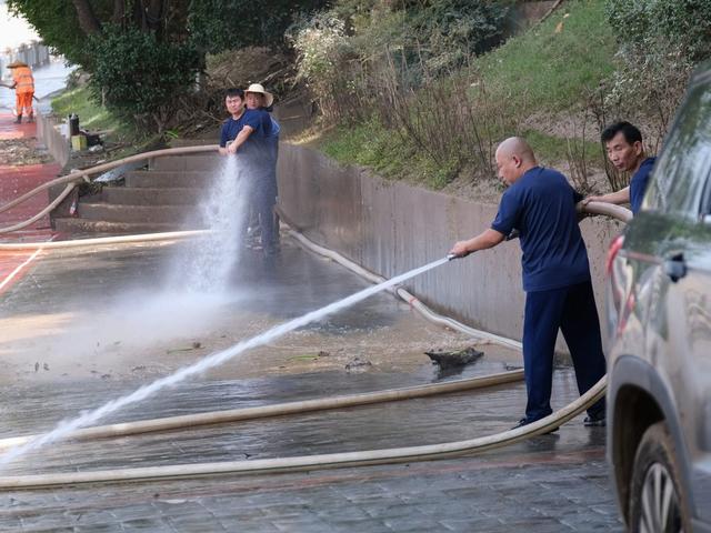 森林消防，清淤忙