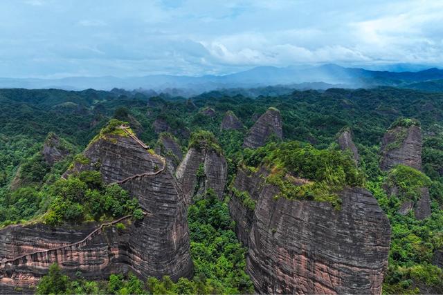 生态 丹霞 万佛山 国家地质公园 峰群