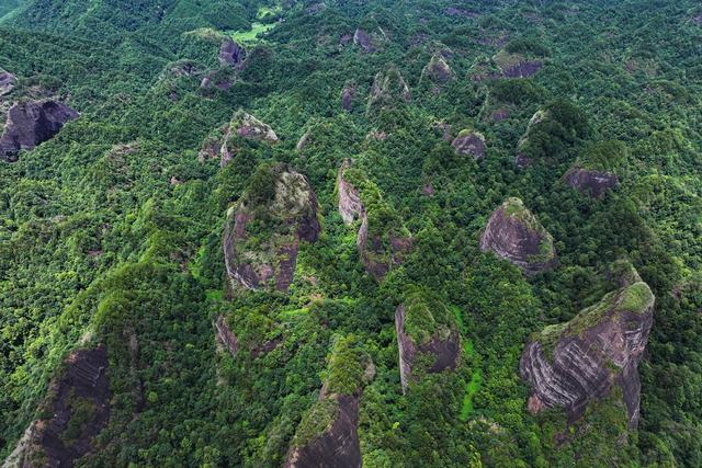 生态 丹霞 万佛山 国家地质公园 峰群