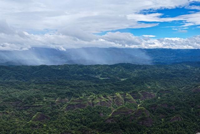 生态 丹霞 万佛山 国家地质公园 峰群