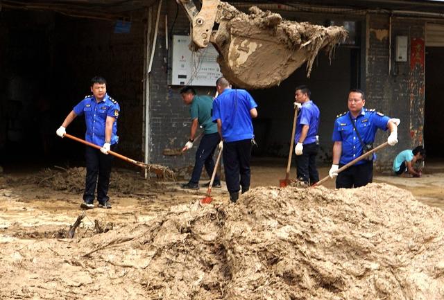 直击资兴抢险现场