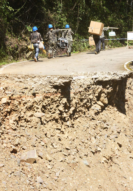 资兴：电力抢修保供电