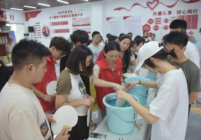 志愿服务  七夕  文艺  新时代文明实践中心  书画  剪纸