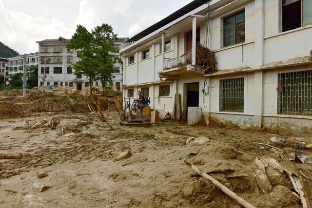 灾情  自救  暴雨  洪灾  重建家园