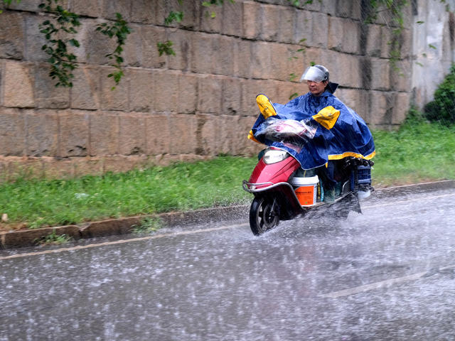 强降雨，缓解高温