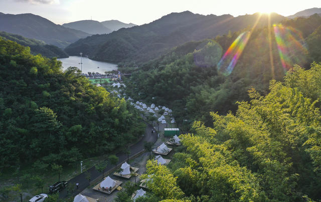 避暑 户外露营 帐篷  民宿 人居环境 乡村治理 暑期旅游 森林公园 戏水 