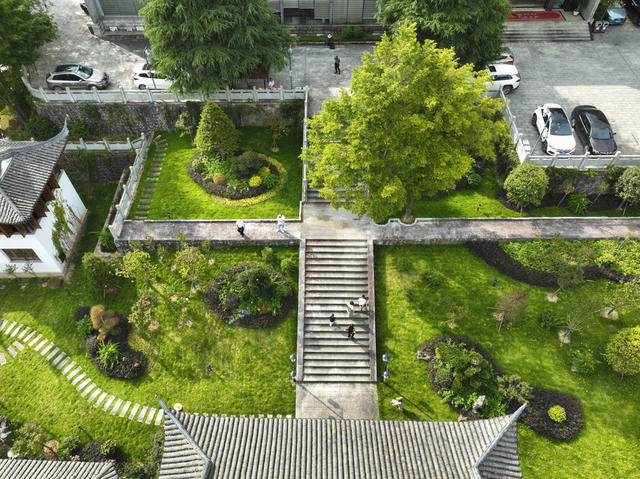 避暑 户外露营 帐篷  民宿 人居环境 乡村治理 暑期旅游 森林公园 戏水 