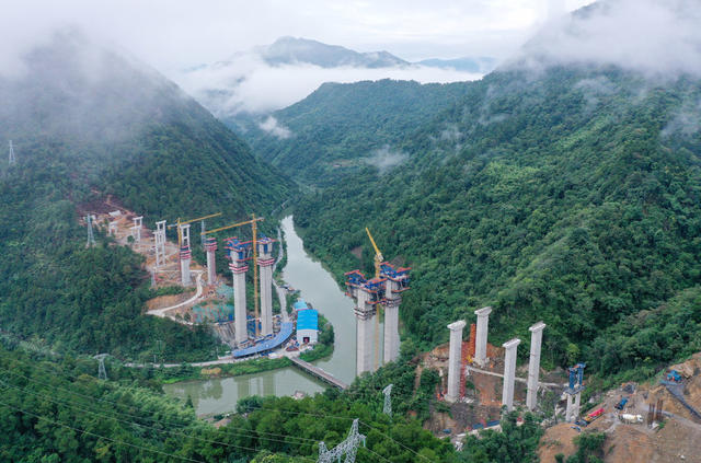 城龙高速 湖南段 项目  建设 加快 