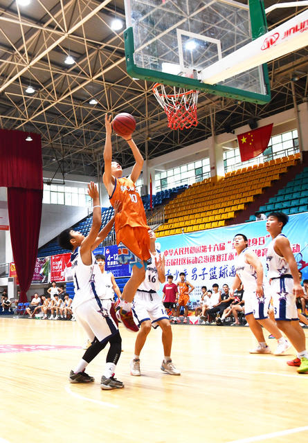 “校BA”点亮运动激情