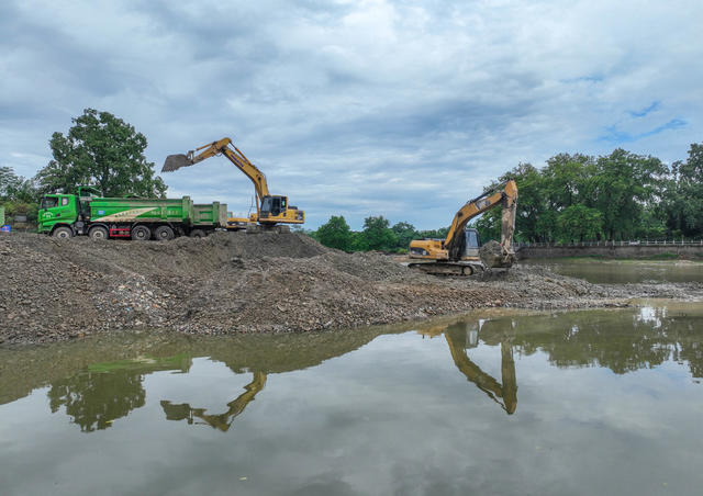 清理河道
道县