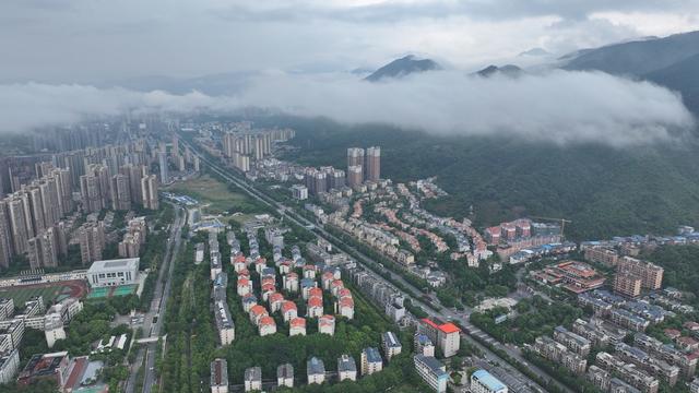 郴州市  城区  立秋  云海  云雾 
 林邑之城  苏仙岭  王仙岭 山涧  
 林中之城  美丽  山水画卷  航拍 
 黄建华  