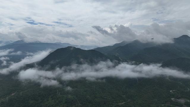 郴州市  城区  立秋  云海  云雾 
 林邑之城  苏仙岭  王仙岭 山涧  
 林中之城  美丽  山水画卷  航拍 
 黄建华  