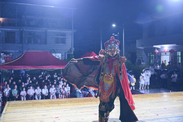 资兴 慰问演出 武警官兵 文艺大餐