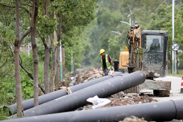 抢险救灾 修复供水管道 灾后重建 保障人民群众 生命至上