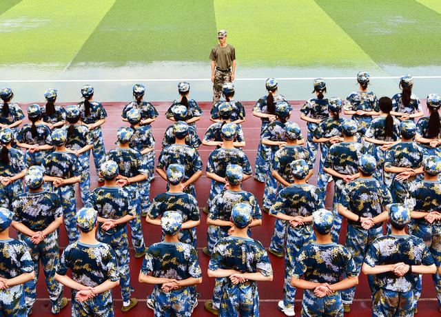 嘉禾：军训迎开学