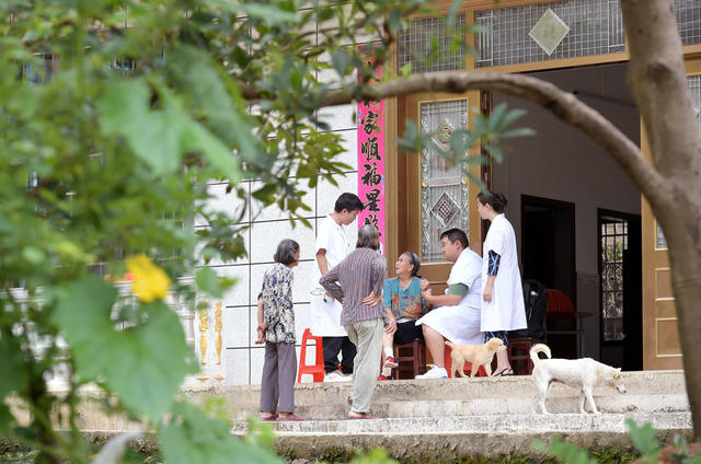  医师节 义诊 卫生院 医师  上门 服务