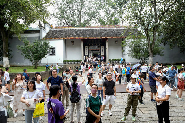 错峰旅游，热度不减，岳麓书院，爱晚亭