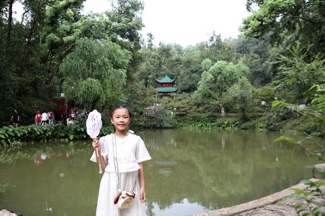错峰旅游，热度不减，岳麓书院，爱晚亭