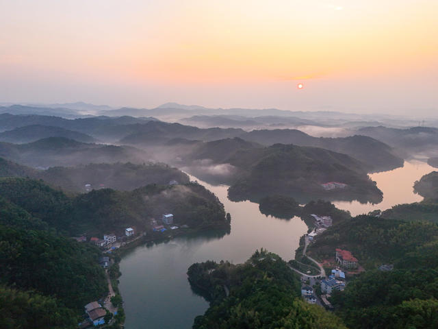 生态  水库  青山  碧水  风景  自然  旅游