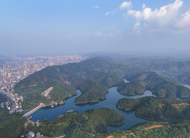 生态  水库  青山  碧水  风景  自然  旅游