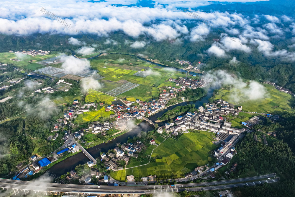 公路 交通 乡村 田园 生态 丰收