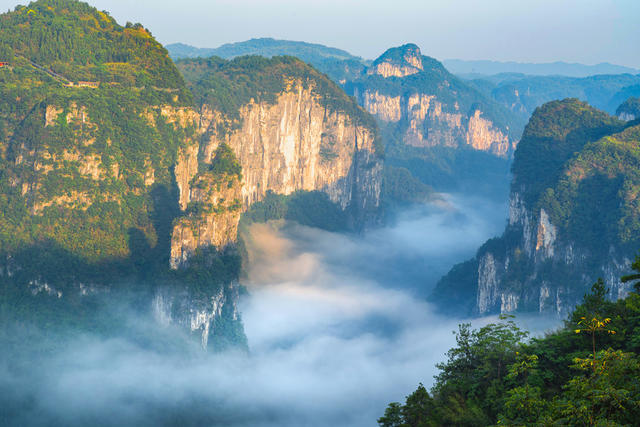 湘西世界地质公园  国家5A级风景区  吉首市矮寨德夯大峡谷  云海奇观  如入仙境