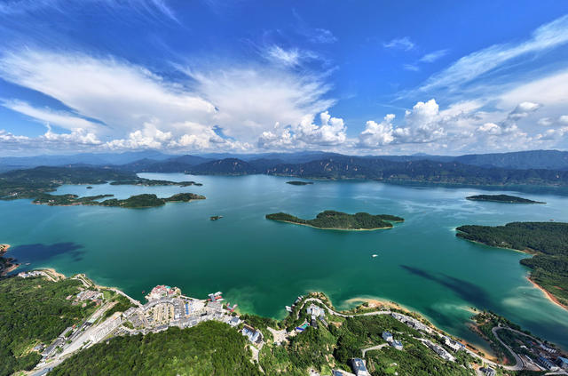 航拍,湖南,郴州,资兴市,白廊镇,,全域旅游,,,生态环保,,全域旅游,,田园观光,,休闲度假、宜居宜业宜游”的发展思路,做好“农旅”融合发展,湖光山色  特色美食,休闲养生,游客 群众,,旅游  休闲,乡镇 黄建华