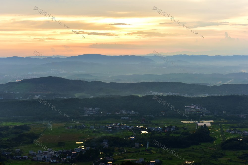 晚霞  田野 村庄  自然风光