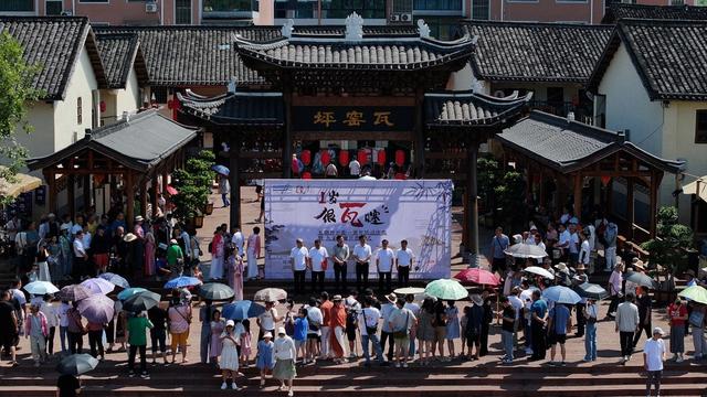 航拍 湖南 郴州 苏仙区 飞天山镇  历史文化古村  结合新农村建设  霞客故道  碧水丹霞 古镇  ,网红景点 文旅小镇  民宿  千年古渡  瓦窑坪  非遗  特色农产品 