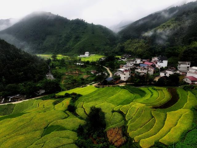 田园、美丽乡村、瑶山里的梯田