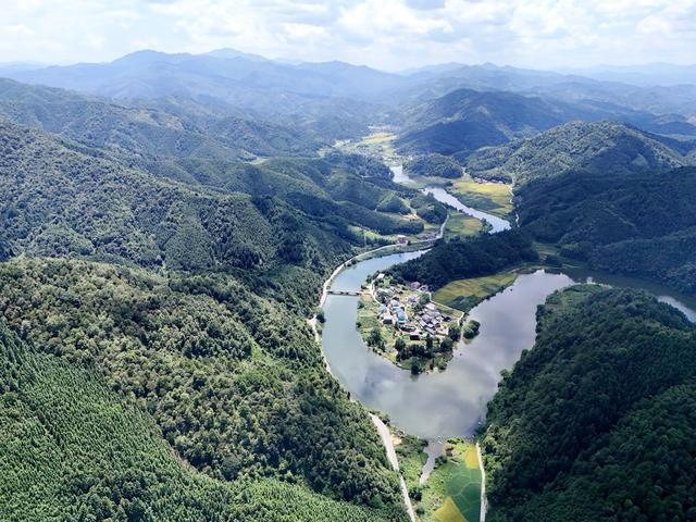 秋季山村风景