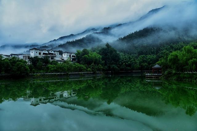 美丽乡村、云雾缭绕、风景、新农村